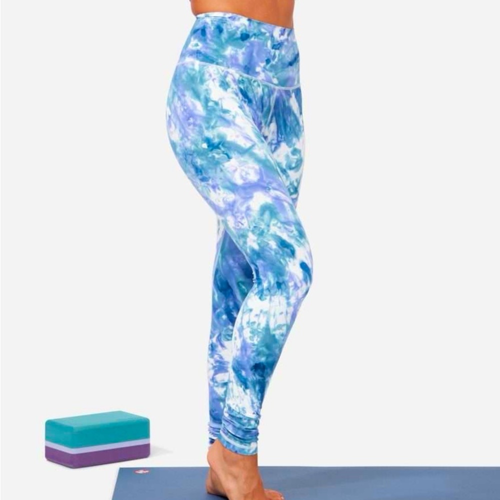 Manduka Aurora Leggings Bebold Blue Tie-Dye Size Medium Long